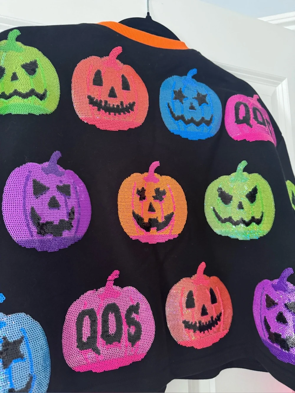 Queen Of Sparkles Halloween Jack-O-Lantern Crewneck Sweatshirt SZ XS Black - Picture 6 of 13